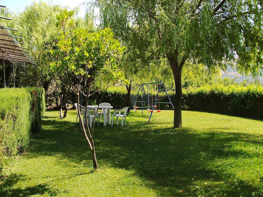 Agriturismo Cugumia Thiesi Eksteriør billede